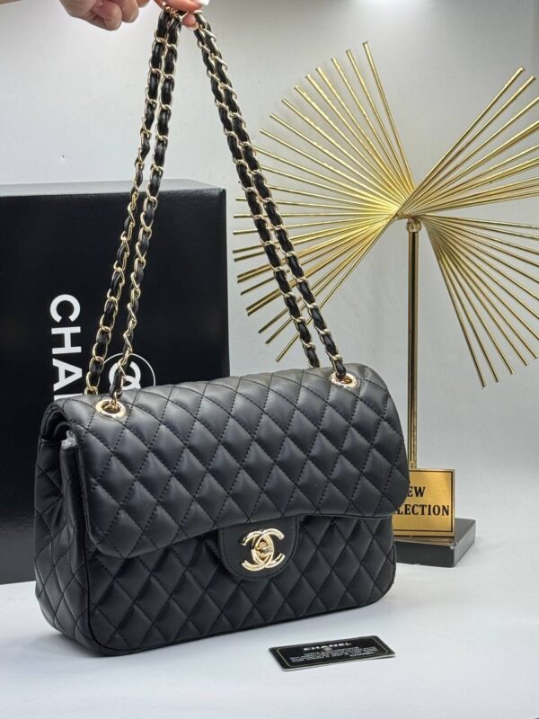 Chanel 255