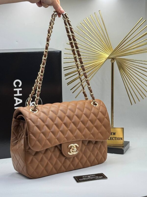 Chanel 255