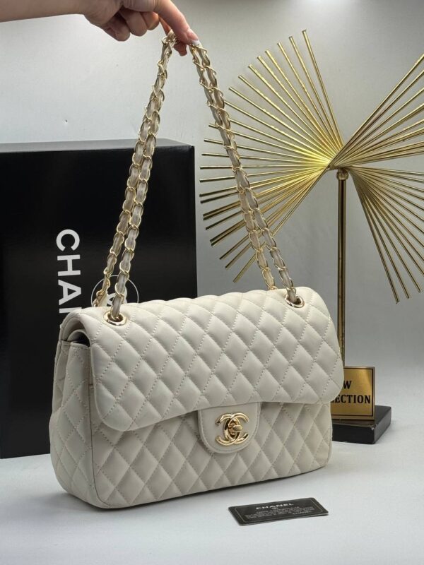 Chanel 255