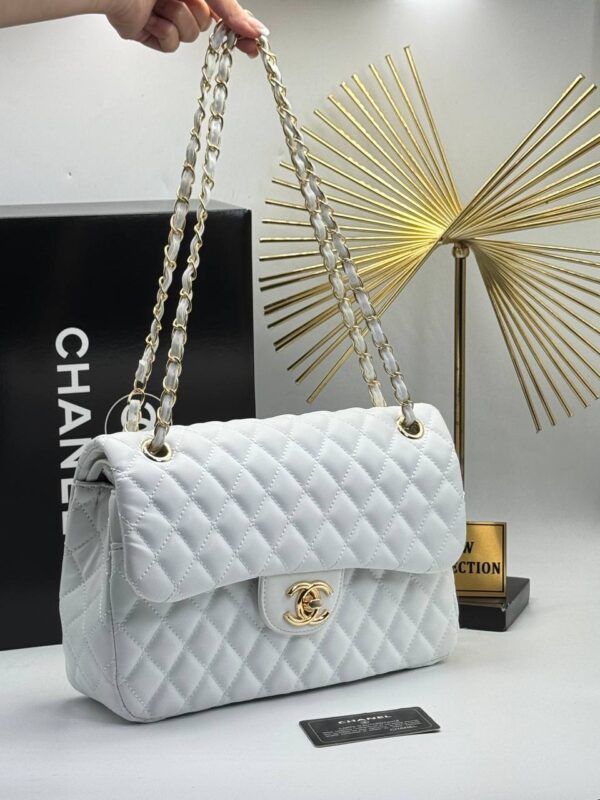 Chanel 255