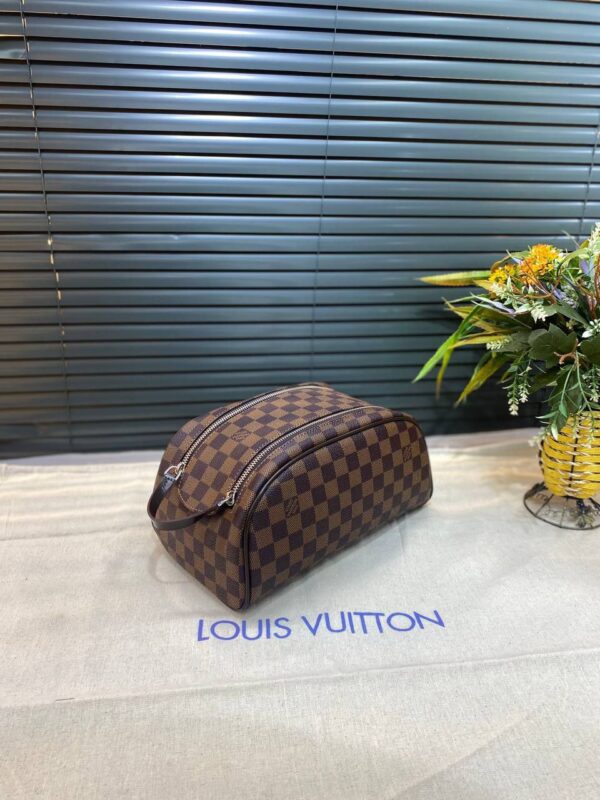 Louis Vuitton Neseser