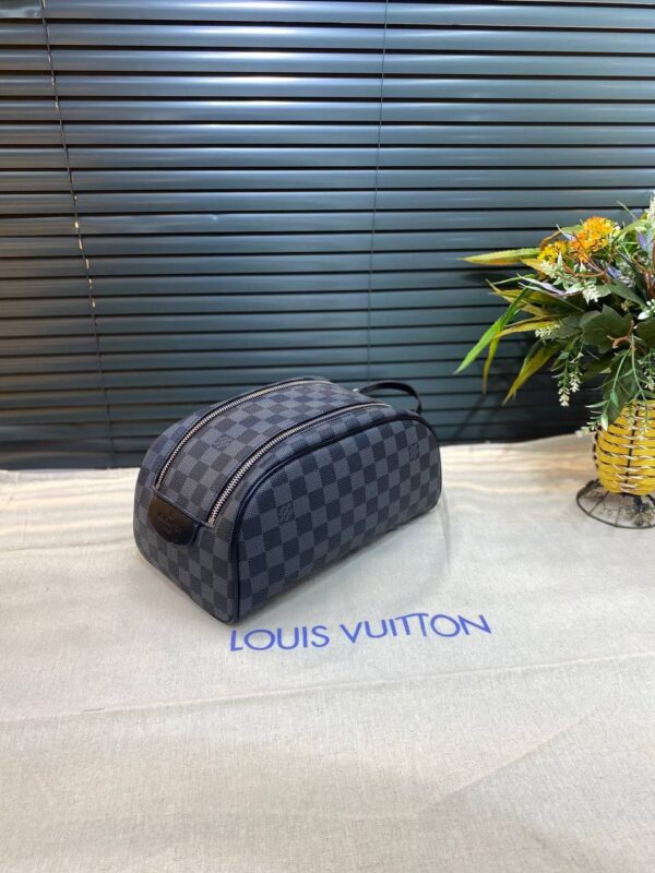 Louis Vuitton Neseser