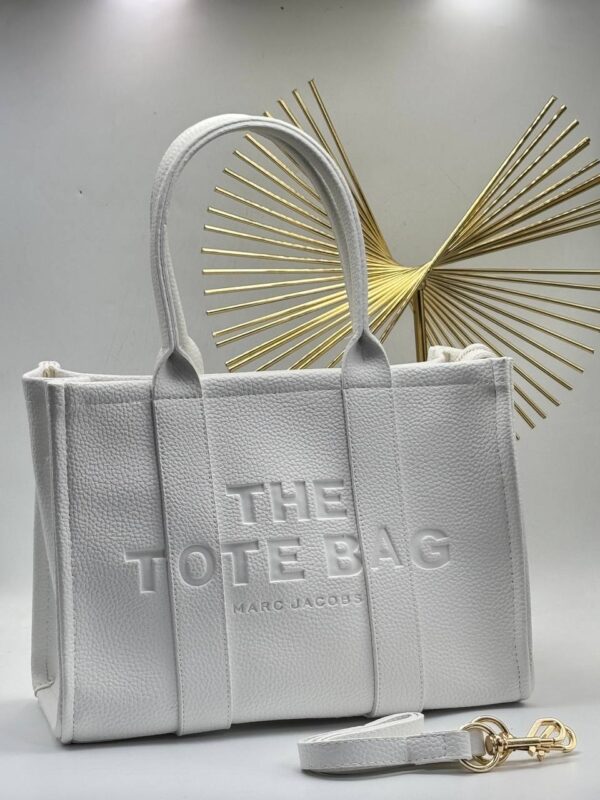 THE TOTE BAG