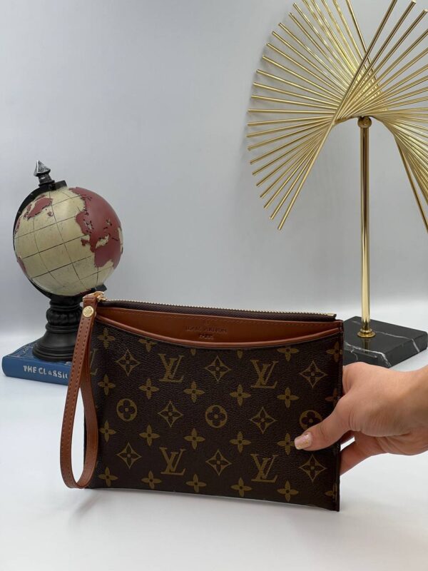Louis Vuitton Pochette