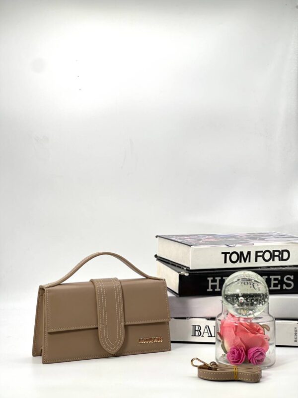 Jacquemus Elegantna