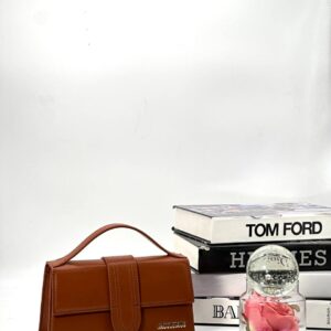 Jacquemus Elegantna