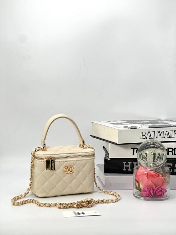 Chanel Mini 2